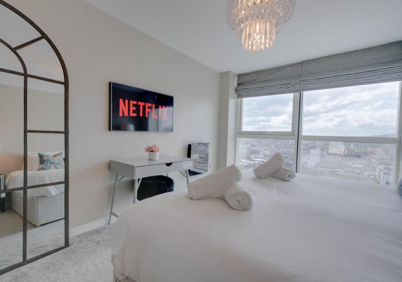 Tallest Building In The City Centre Sleeps 5 Incredible City Mountain And Lagan Views ベルファスト エクステリア 写真