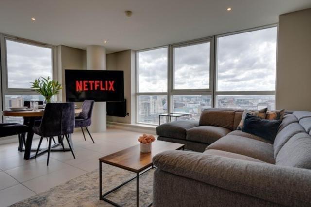 Tallest Building In The City Centre Sleeps 5 Incredible City Mountain And Lagan Views ベルファスト エクステリア 写真
